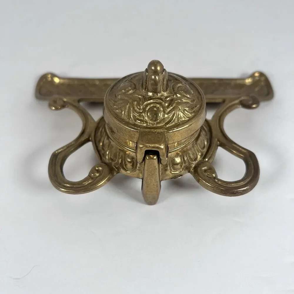 Inkwell Victorian /‎ Colonial Style Ornate Cast Solid Brass With Pen Holder